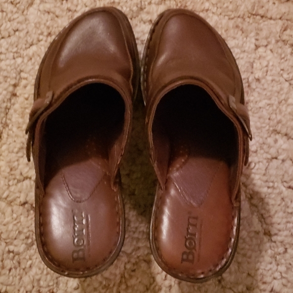 Shoes - Picture 3 of 7